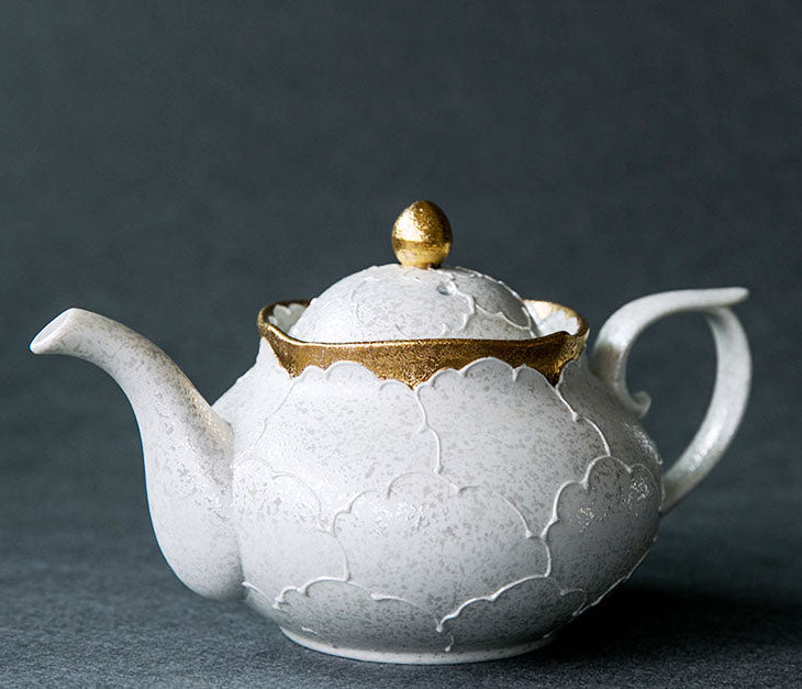 REFINED JAPANESE  ARITA-YAKI TEA POT